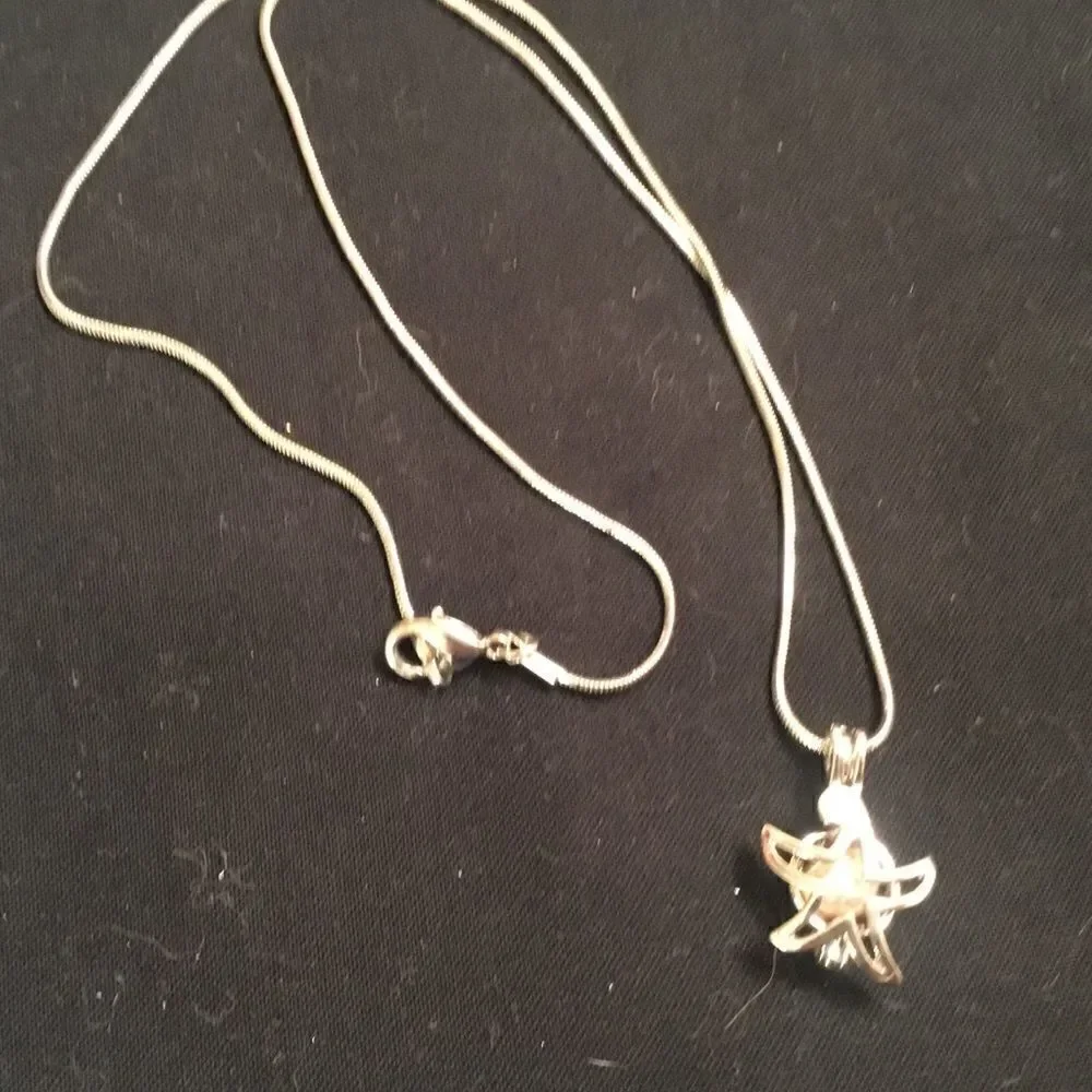 Silvertone Chain and Starfish Wish Pearl